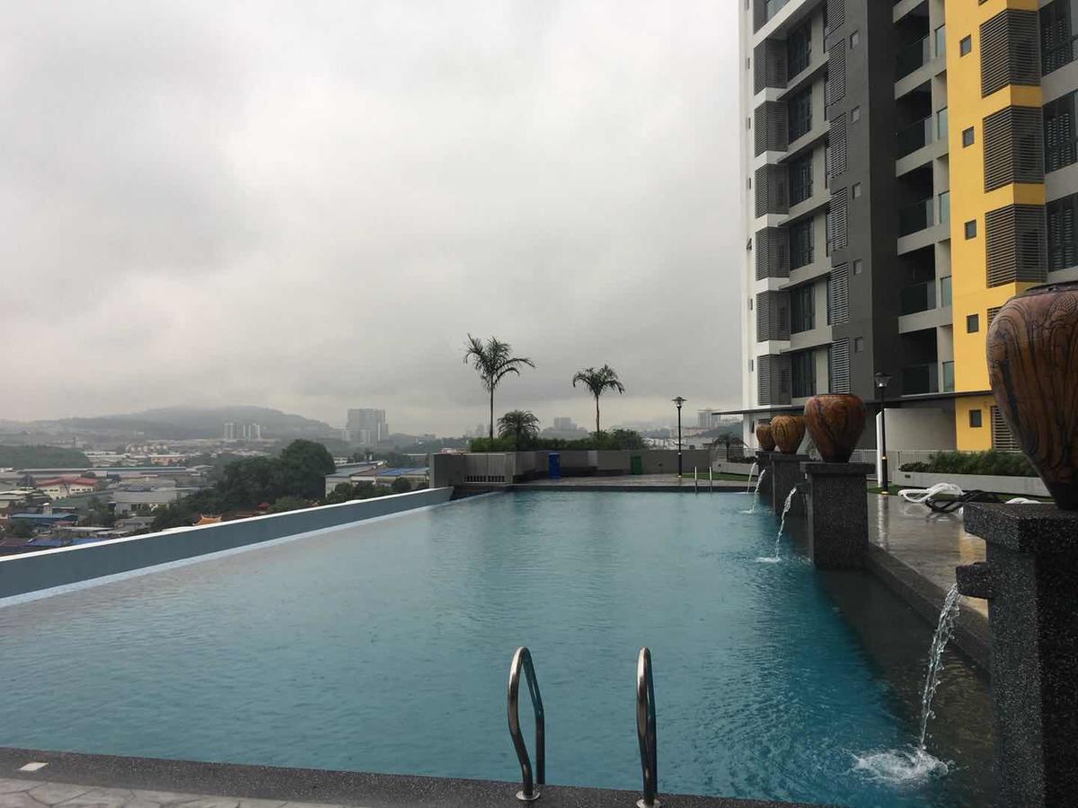 Silk Sky Residence Seri Kembangan Exteriör bild
