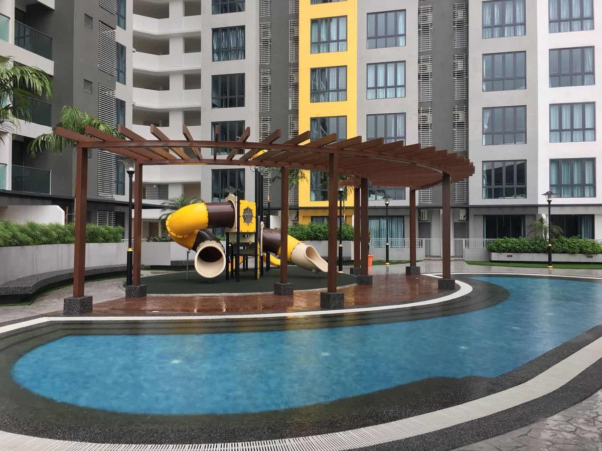 Silk Sky Residence Seri Kembangan Exteriör bild